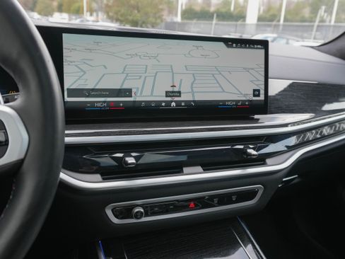 Certified 2025 BMW X7 M60i image 17