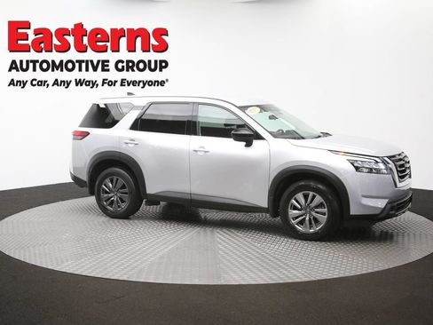 Used 2023 Nissan Pathfinder S AWD/4WD image 46