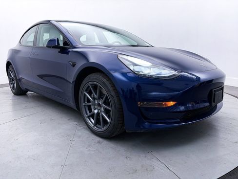 Used 2022 Tesla Model 3 Standard Range image 8