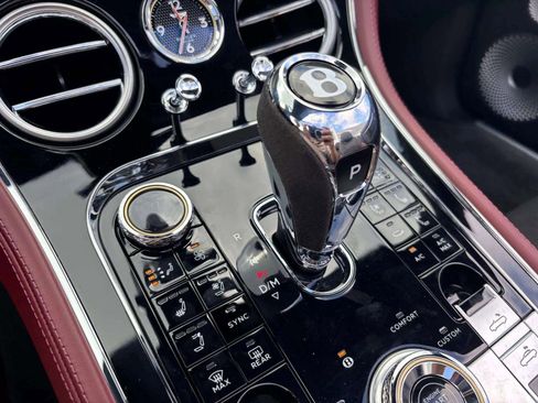 Used 2024 Bentley Continental GT image 42