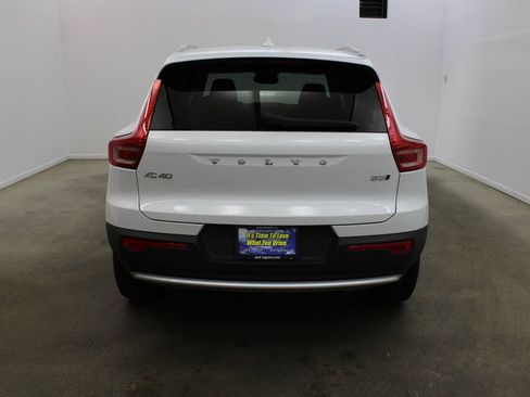 Used 2024 Volvo XC40 B5 Plus w/ Protection Package AWD/4WD image 4