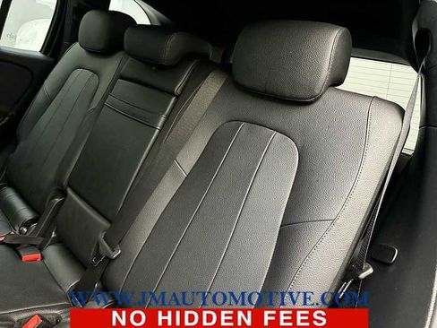 Used 2022 Mercedes-Benz GLB 250 4MATIC image 15