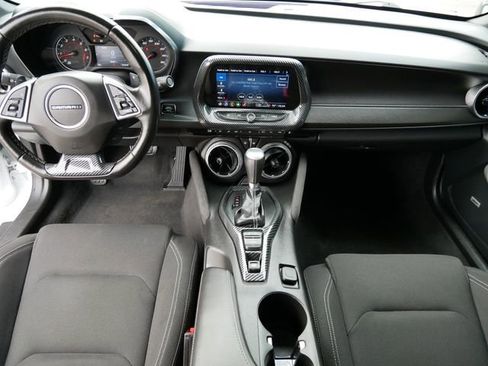 Used 2023 Chevrolet Camaro LT w/ Technology Package image 10