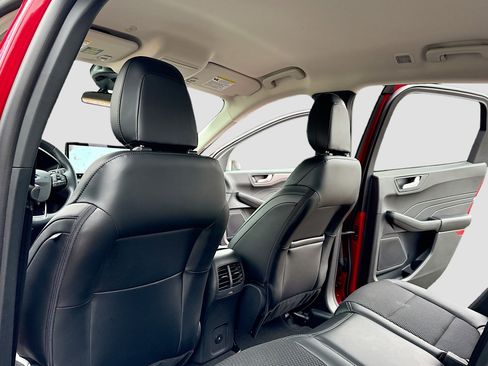 New 2025 Ford Escape SE image 6