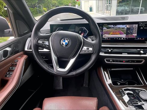 Used 2025 BMW X5 xDrive50e w/ Climate Comfort Package AWD/4WD image 5