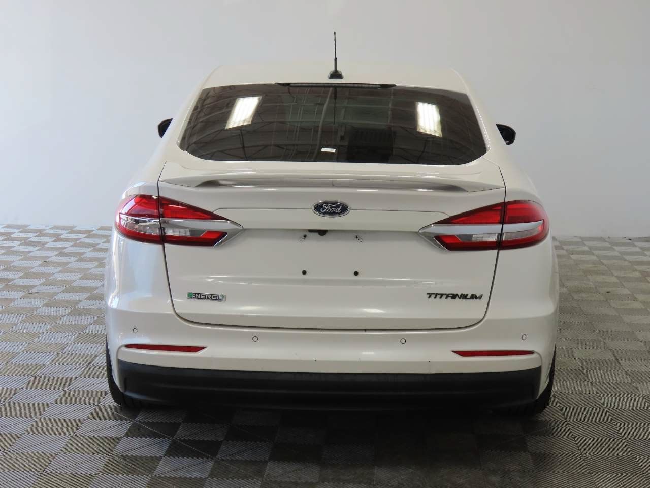 Used 2019 Ford Fusion Energi Titanium FWD image 4