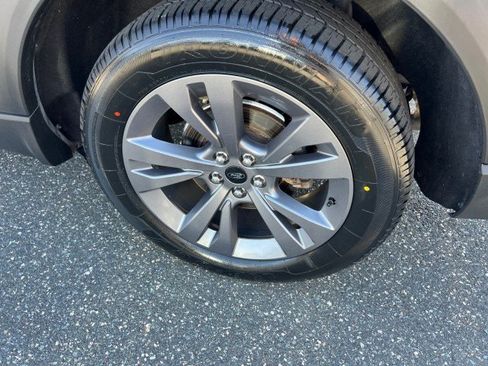 Certified 2022 Ford Explorer XLT w/ Equipment Group 202A image 27