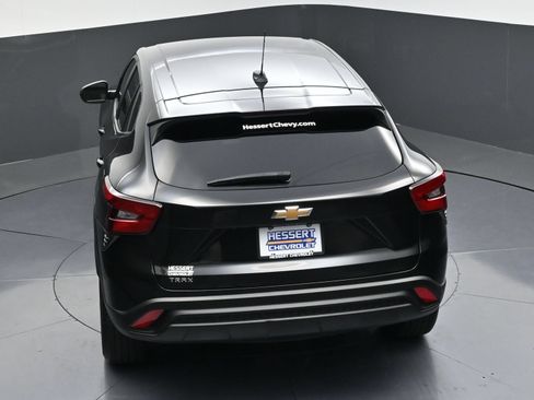 Used 2025 Chevrolet Trax LS w/ LS Convenience Package FWD image 39