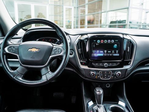 Used 2019 Chevrolet Traverse RS image 15