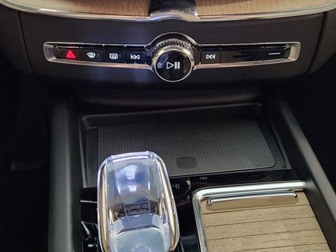 New 2026 Volvo XC60 B5 Plus w/ Protection Package Premier image 19