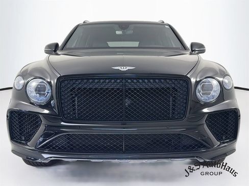 Used 2022 Bentley Bentayga AWD/4WD image 2