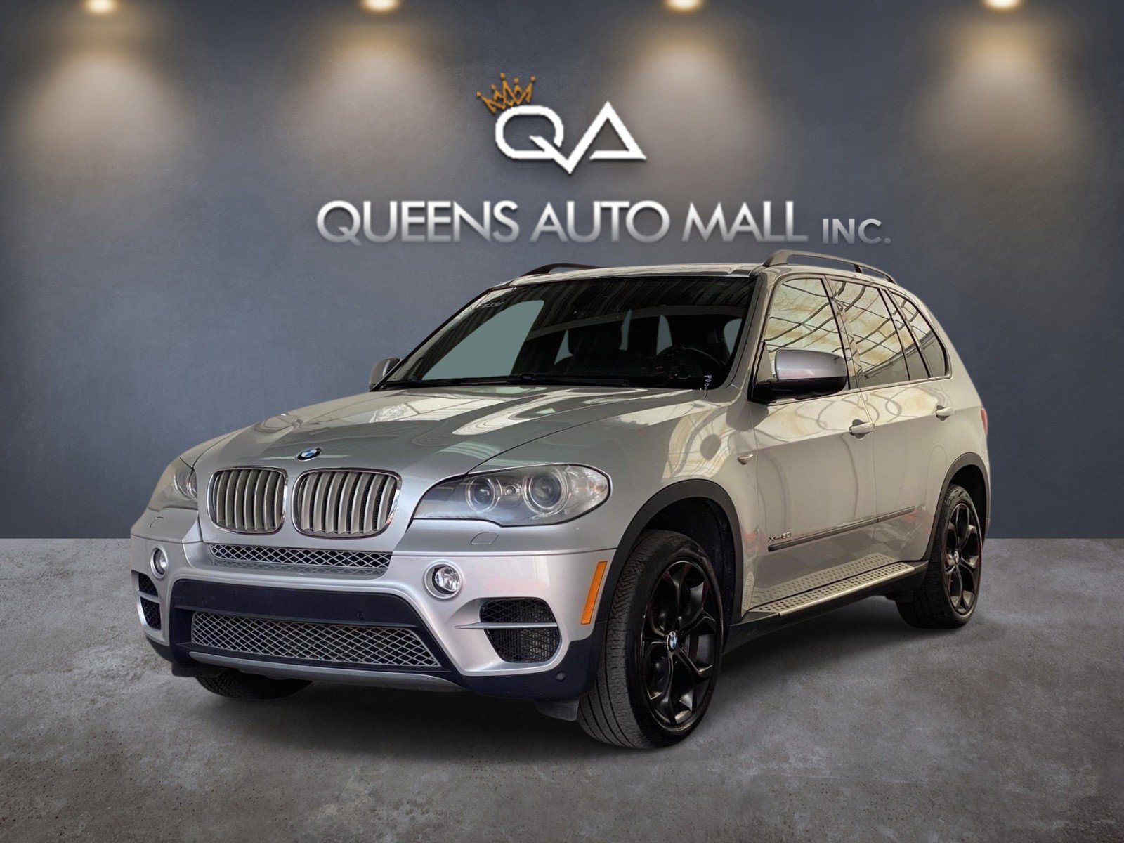 Used 2013 BMW X5 xDrive50i w/ Sport Activity Pkg AWD/4WD image 3