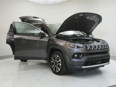 Used 2022 Jeep Compass Limited image 10