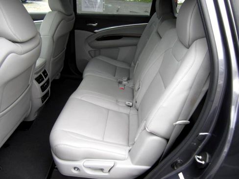 Used 2017 Acura MDX w/ Technology & Entertainment image 16