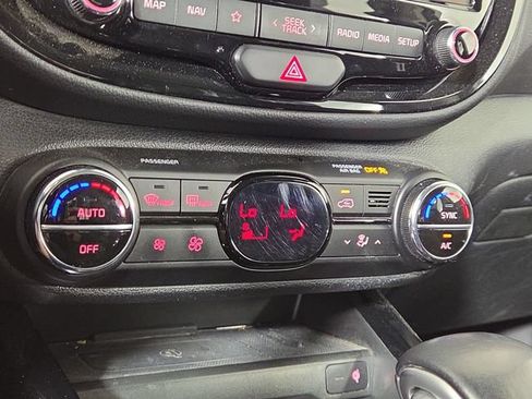 Certified 2022 Kia Soul EX FWD image 18