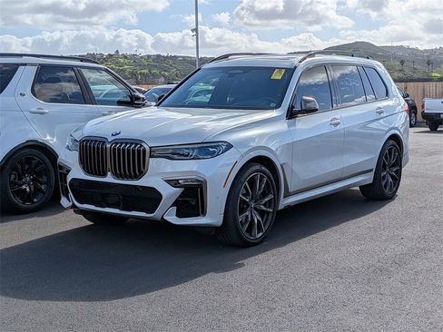 Used 2020 BMW X7 M50i image 2