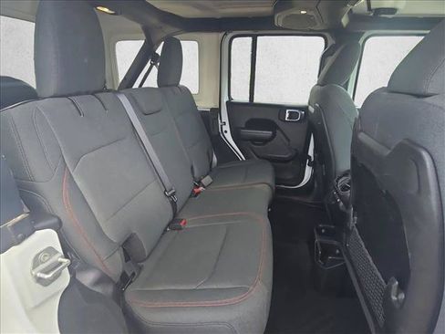 Used 2025 Jeep Wrangler Unlimited Rubicon AWD/4WD image 19