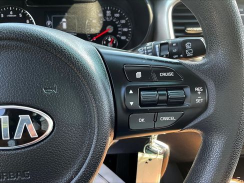 Used 2016 Kia Sorento L FWD image 12