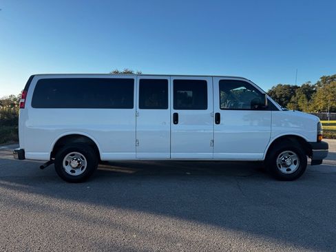 Used 2020 Chevrolet Express 3500 LT w/ LT Preferred Equipment Group image 6
