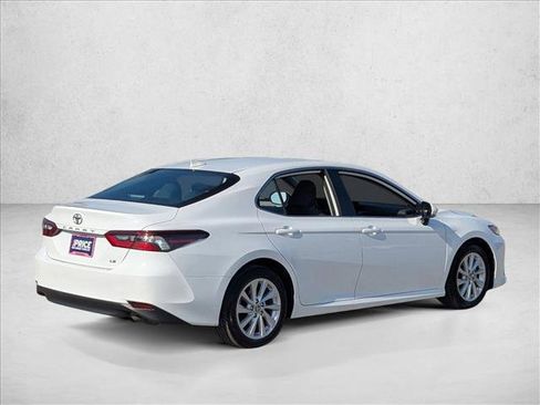 Used 2024 Toyota Camry LE image 5