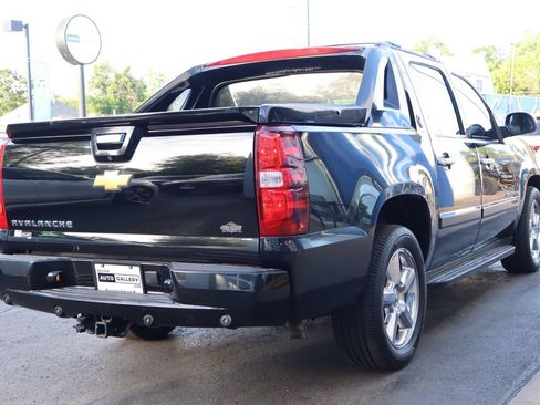 Used 2013 Chevrolet Avalanche LTZ AWD/4WD image 5