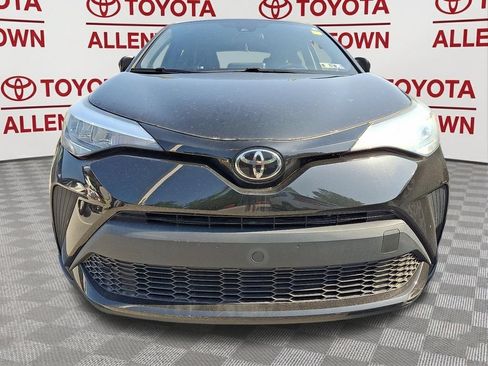 Used 2020 Toyota C-HR XLE FWD image 2