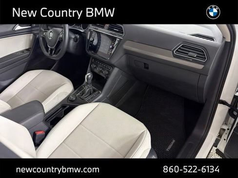 Used 2021 Volkswagen Tiguan SE AWD/4WD image 17