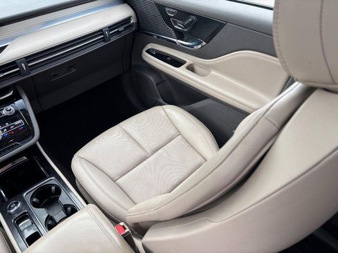 Certified 2022 Lincoln Corsair FWD w/ Premium Package image 14