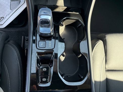 Certified 2026 Volvo XC40 B5 Plus AWD/4WD image 23