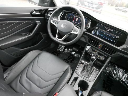 Certified 2024 Volkswagen Jetta SEL image 9