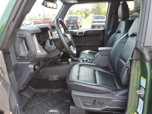 Used 2025 Ford Bronco Outer Banks AWD/4WD image 13