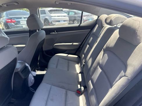Used 2017 Hyundai Elantra SE FWD image 15