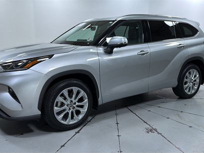 Used 2023 Toyota Highlander Limited