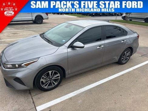 Used 2024 Kia Forte LXS image 1