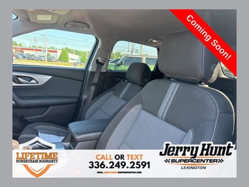 Used 2025 Chevrolet Blazer LT FWD image 1