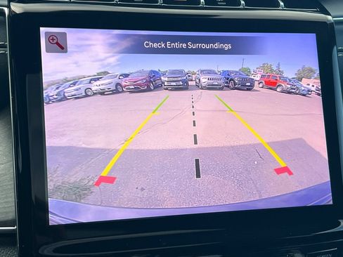 Used 2024 Jeep Grand Cherokee Overland w/ Luxury Tech Group IV AWD/4WD image 21