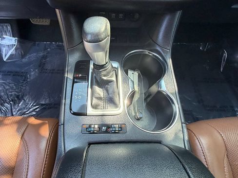 Used 2018 Toyota Highlander Limited FWD image 28