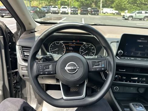 Used 2023 Nissan Rogue SV AWD/4WD image 13