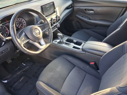 Used 2024 Nissan Sentra SV FWD image 17