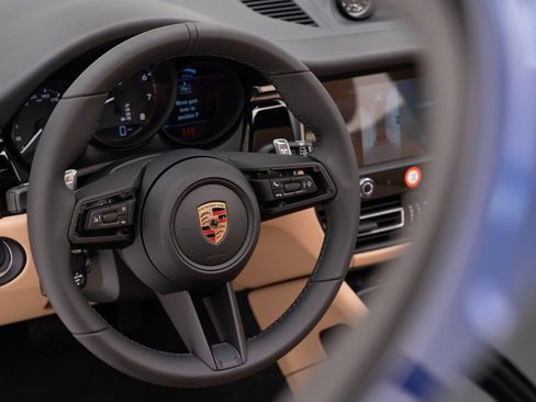Certified 2026 Porsche Macan AWD/4WD image 20