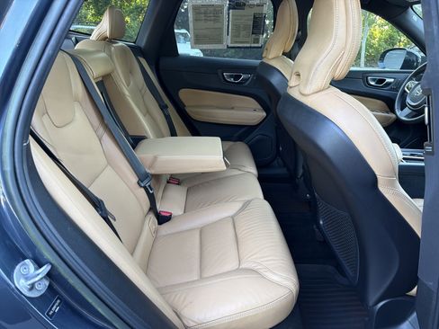 Certified 2023 Volvo XC60 B5 Ultimate w/ Protection Package Premier FWD image 33