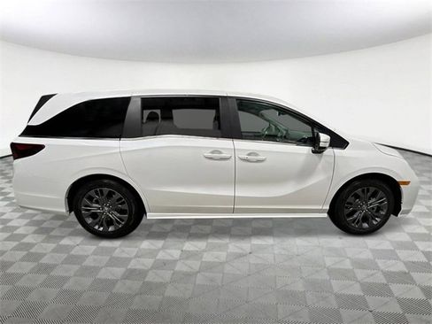 New 2025 Honda Odyssey Touring image 2