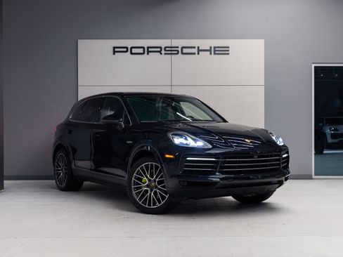 Certified 2023 Porsche Cayenne AWD/4WD image 9