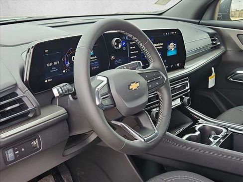 New 2026 Chevrolet Traverse LT w/ Sun and Wheel Package image 3