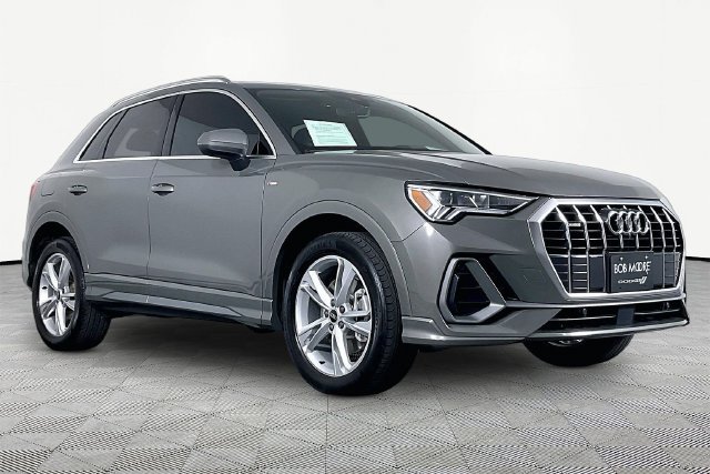 Used 2022 Audi Q3 2.0T Premium Plus w/ Premium Plus Package AWD/4WD image 3
