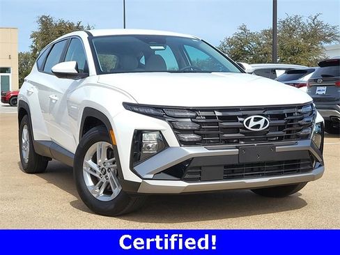 Certified 2025 Hyundai Tucson SE image 1