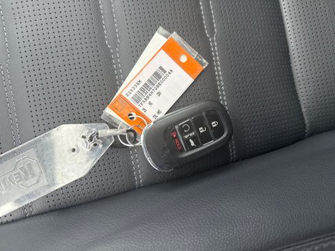 Used 2025 Honda CR-V EX-L image 22