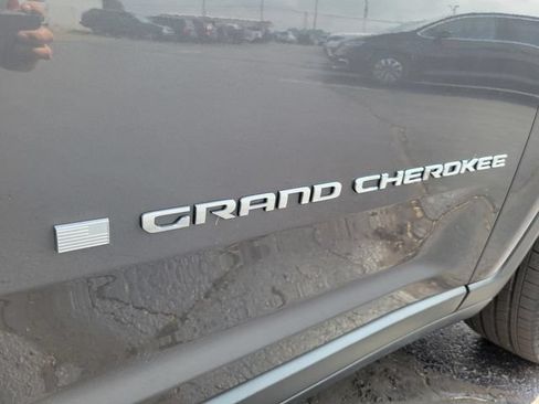 Used 2023 Jeep Grand Cherokee L Limited w/ Trailer Tow Group (B) AWD/4WD image 32