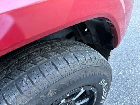 Used 2017 Toyota Tacoma Limited w/ Tow Package RWD image 35
