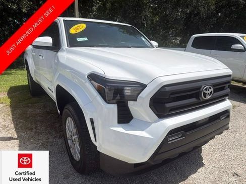 Used 2025 Toyota Tacoma SR5 RWD image 1